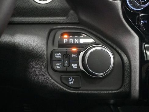 New 2026 RAM 1500 4x4 Crew Cab image 19