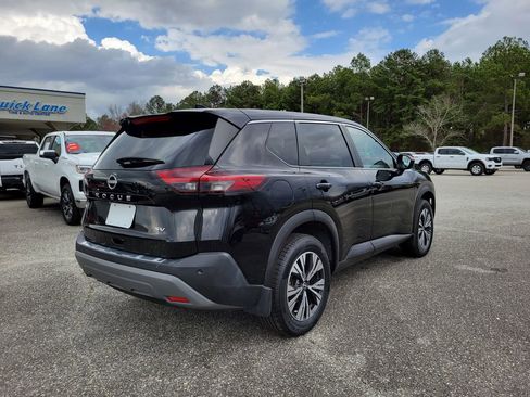 Used 2023 Nissan Rogue SV image 5