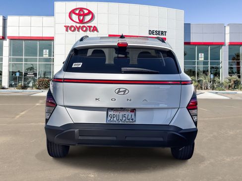 Used 2025 Hyundai Kona SEL FWD image 6