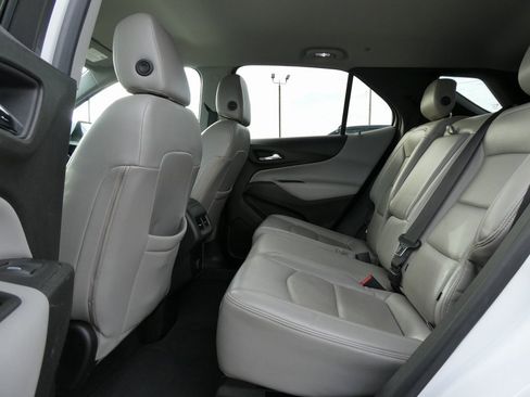 Used 2018 Chevrolet Equinox LT image 17