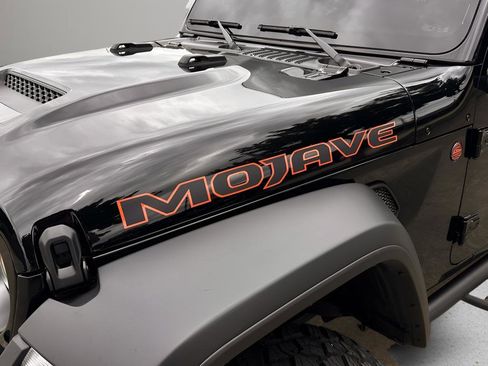 Used 2023 Jeep Gladiator Mojave AWD/4WD image 30