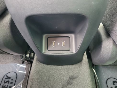 Certified 2025 Hyundai Elantra Limited FWD image 13