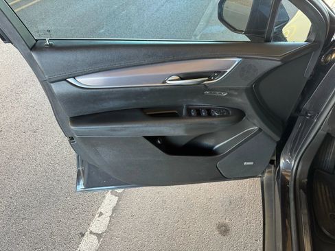 Used 2017 Cadillac XT5 Luxury image 9