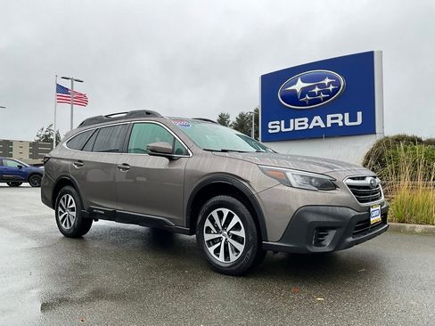 Used 2022 Subaru Outback Premium image 2