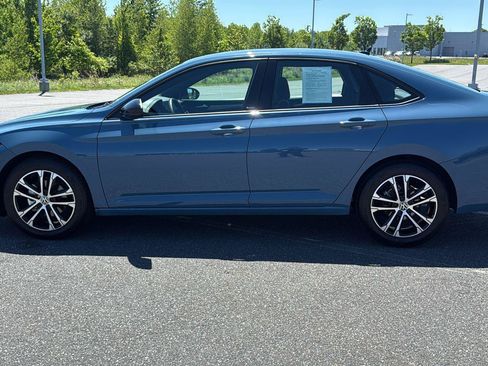 Used 2025 Volkswagen Jetta Sport FWD image 10