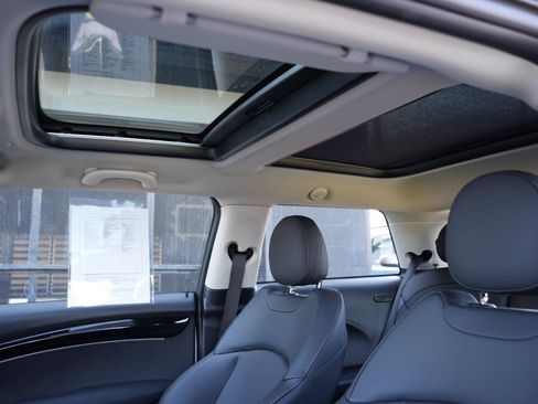 Certified 2024 MINI Cooper S image 11