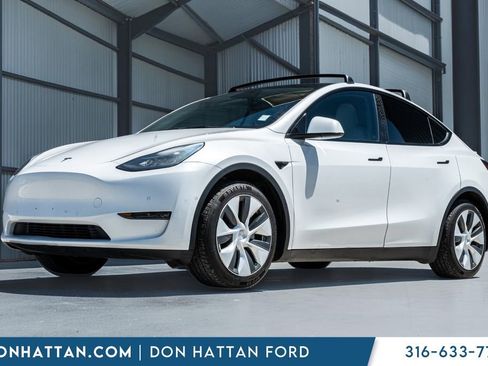 Used 2021 Tesla Model Y Long Range AWD/4WD image 1
