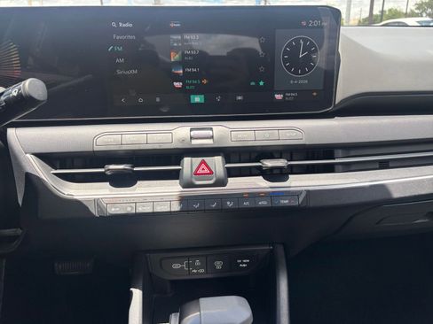 Used 2025 Kia K4 FWD image 17