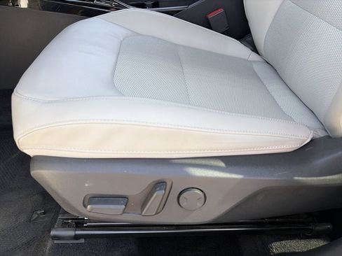 Certified 2024 Kia Niro EX FWD image 19