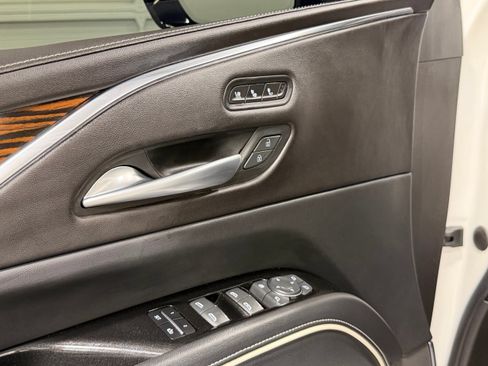 Used 2023 Cadillac Escalade Premium Luxury AWD/4WD image 53