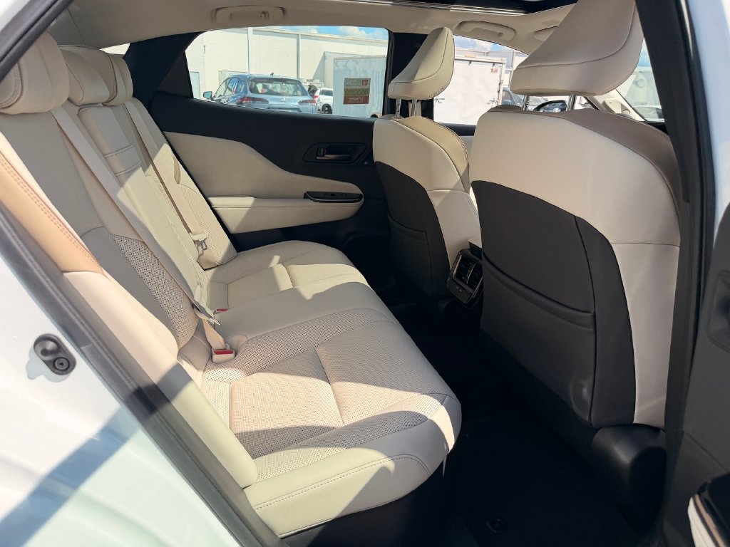Certified 2025 Toyota Crown AWD/4WD image 12
