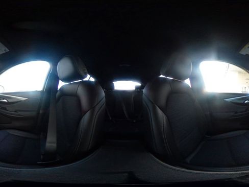 Used 2025 Buick Envista Preferred image 43