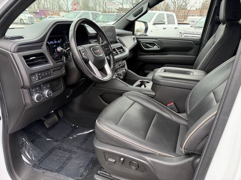 Used 2021 GMC Yukon XL SLT AWD/4WD image 7