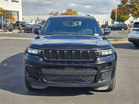 Certified 2024 Jeep Grand Cherokee L Laredo image 9