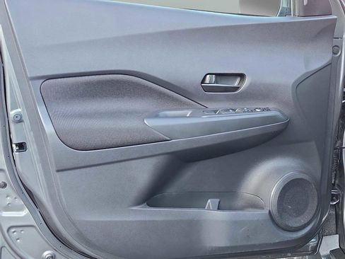 Used 2025 Nissan Kicks Play S image 17