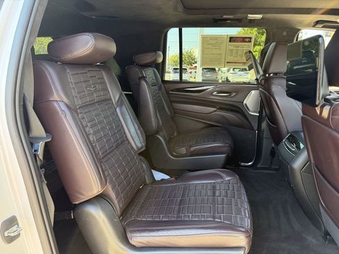 Used 2022 Cadillac Escalade ESV Sport Platinum image 37