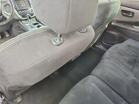 Used 2020 Nissan Murano SV image 32