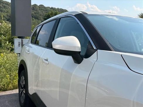 Used 2023 Nissan Rogue SV AWD/4WD image 13