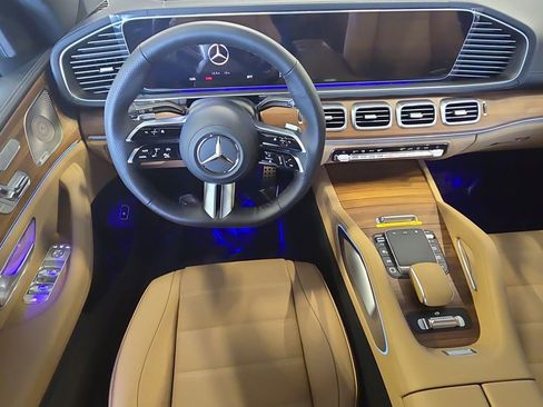 New 2025 Mercedes-Benz GLS 580 4MATIC image 17