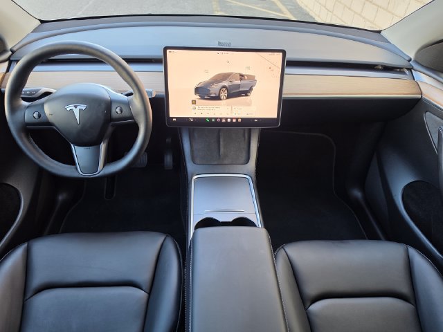 Used 2024 Tesla Model Y Long Range AWD/4WD image 2