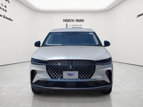 New 2026 Lincoln Nautilus Premier AWD/4WD image 8