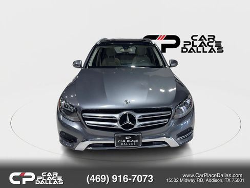 Used 2018 Mercedes-Benz GLC 300 w/ Premium Package image 4