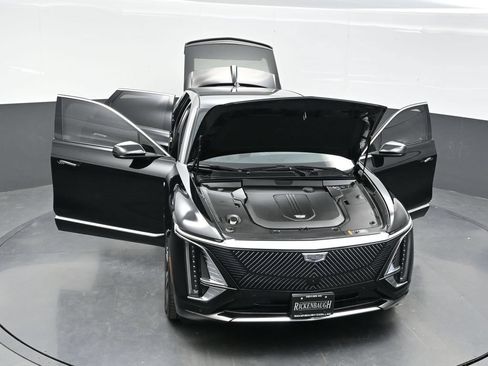 Certified 2024 Cadillac Lyriq Luxury AWD/4WD image 35