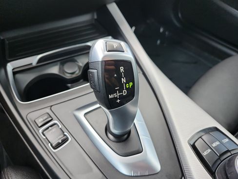 Used 2019 BMW 230i xDrive Convertible AWD/4WD image 24