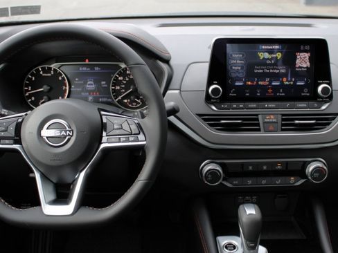 New 2025 Nissan Altima 2.5 SR image 4