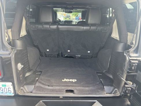 Used 2015 Jeep Wrangler Unlimited Sport image 9