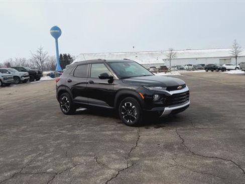 Used 2023 Chevrolet TrailBlazer LT image 2