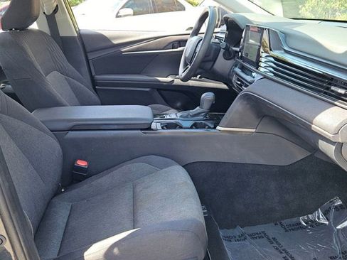 Used 2025 Toyota Camry LE image 31