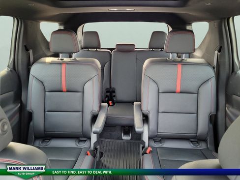 Used 2024 Chevrolet Traverse RS image 18