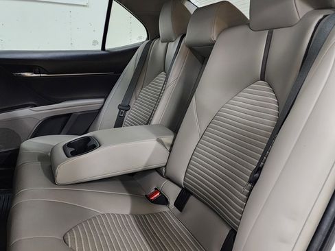 Used 2022 Toyota Camry SE w/ Carpet Mat Package (TMS) image 18