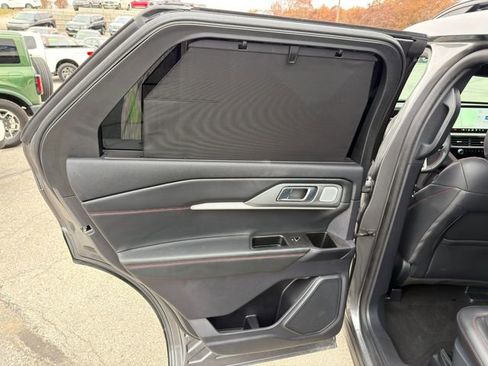 Used 2025 Ford Explorer ST image 18