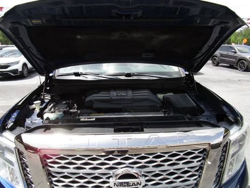 Used 2018 Nissan Titan Platinum Reserve AWD/4WD image 30