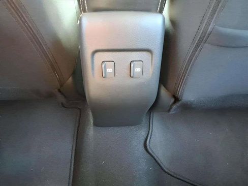 Used 2023 Nissan Kicks SR image 33