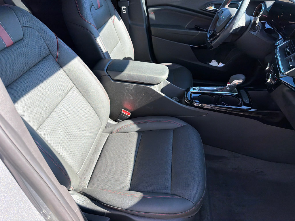 Used 2026 Chevrolet Trax RS w/ Driver Confidence Package FWD image 13