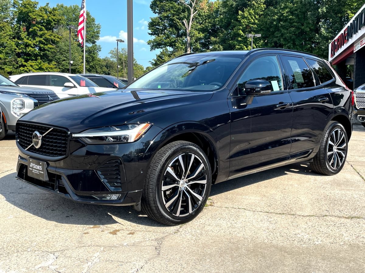 Used 2024 Volvo XC60 B5 Plus w/ Protection Package Premier AWD/4WD image 1