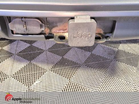 Used 2012 Jeep Grand Cherokee Laredo image 8