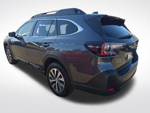 Used 2024 Subaru Outback Premium AWD/4WD image 6