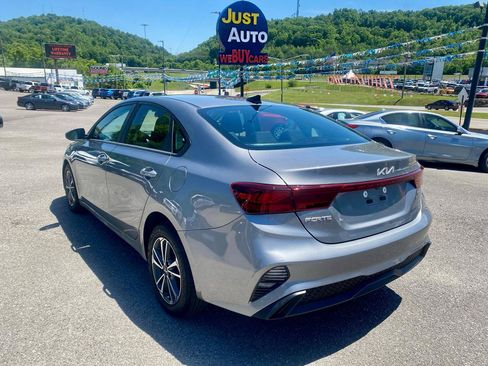 Used 2024 Kia Forte LXS FWD image 5