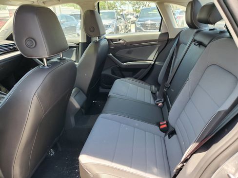 New 2025 Volkswagen Jetta SE image 13
