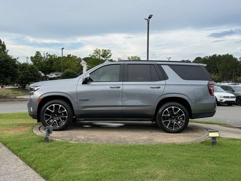 Used 2022 Chevrolet Tahoe RST w/ Luxury Package AWD/4WD image 4