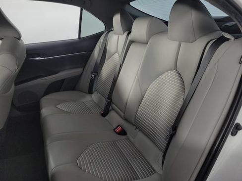 Used 2019 Toyota Camry SE w/ Convenience Package FWD image 19