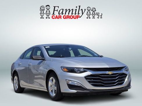 Used 2021 Chevrolet Malibu LS FWD image 2