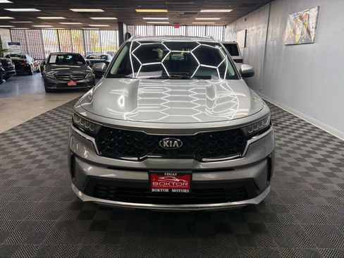 Used 2021 Kia Sorento S FWD image 4