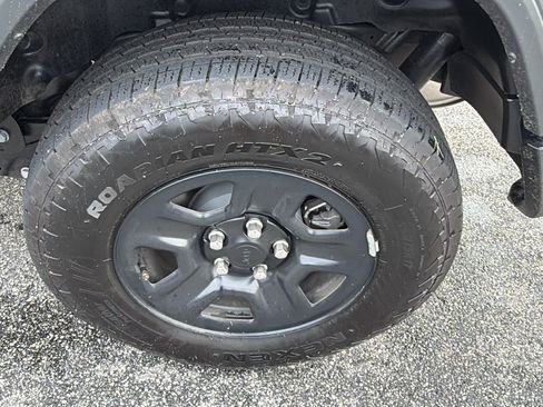 Used 2025 Jeep Wrangler Sport AWD/4WD image 12