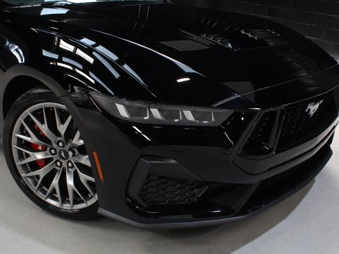 Used 2025 Ford Mustang GT Premium RWD image 11