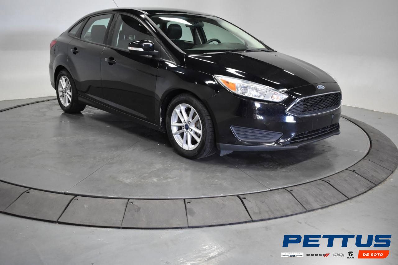 Used 2017 Ford Focus SE FWD image 1